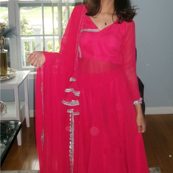 Anarkali and palazzo set like brand new - Picture 2 of 3